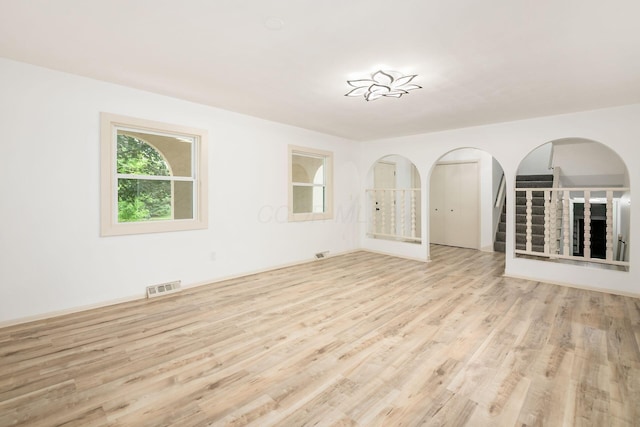 1571 Vinton Ave, Columbus, OH 43220 - empty room featuring wood finished floors