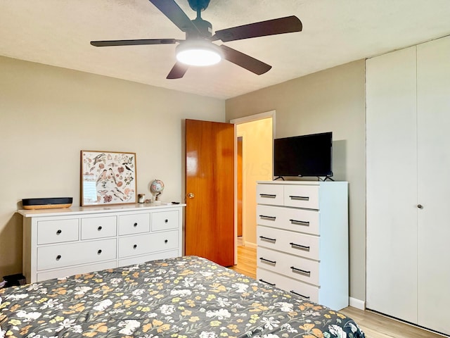 3811 Bradford Dr, Hilliard, OH 43026 - bedroom with light wood finished floors and ceiling fan