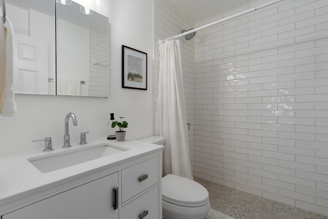 251 Detroit Ave, Columbus, OH 43201 - bathroom with vanity and tiled shower