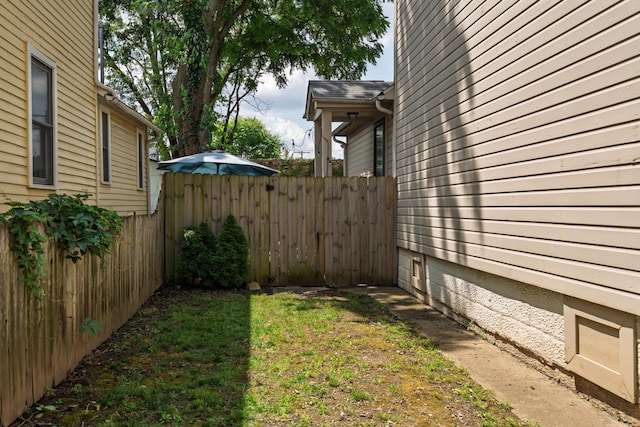 251 Detroit Ave, Columbus, OH 43201 - view of yard