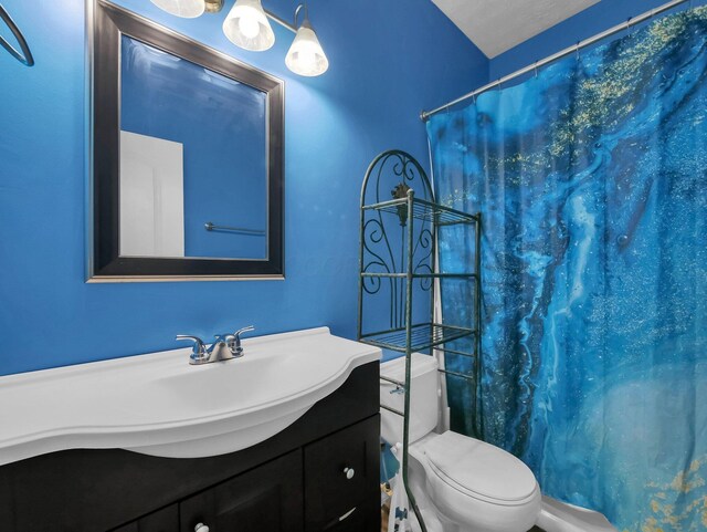 3136 Fabyan Dr, Reynoldsburg, OH 43068 - full bathroom featuring vanity and a shower with shower curtain