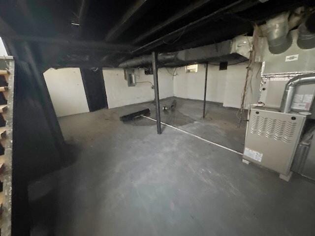 959 Kelton Ave, Columbus, OH 43206 - unfinished below grade area with heating unit