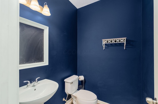 1171 Park Dr, Gahanna, OH 43230 - half bath featuring a sink and toilet