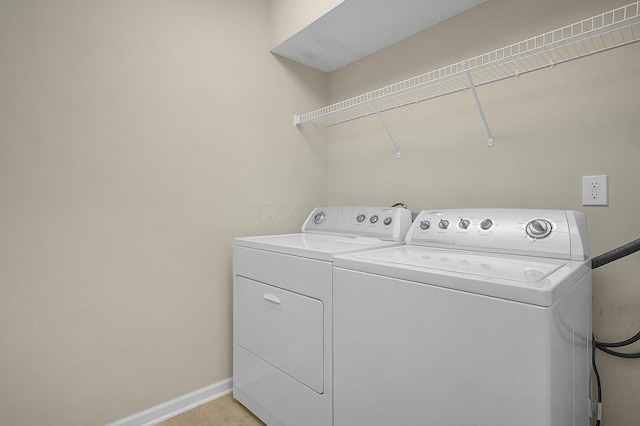 262 Alexander Lawrence Dr, Pickerington, OH 43147 - laundry area featuring independent washer and dryer and baseboards