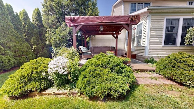 2 Delaware Dr, Fredericktown, OH 43019 - view of yard