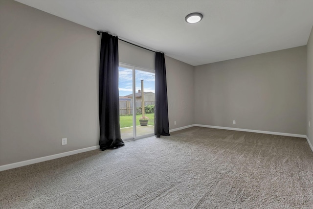 3171 Haskell Dr, Columbus, OH 43219 - carpeted empty room with baseboards