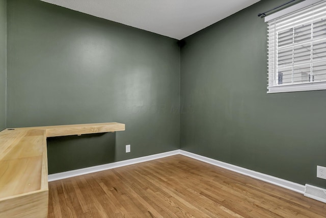 3171 Haskell Dr, Columbus, OH 43219 - unfurnished room featuring wood finished floors and baseboards