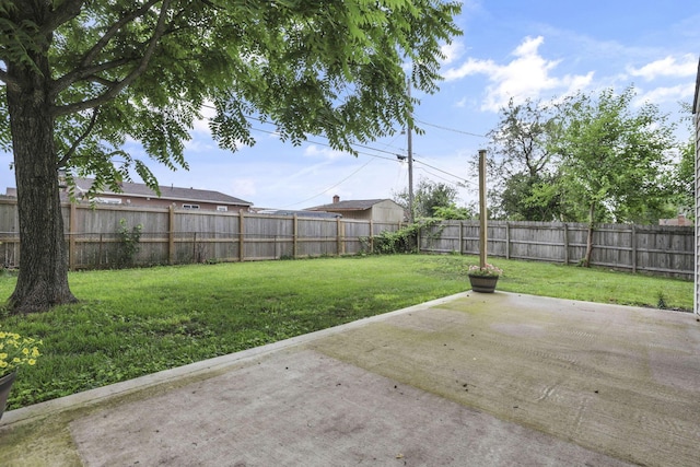 3171 Haskell Dr, Columbus, OH 43219 - fenced backyard featuring a patio area