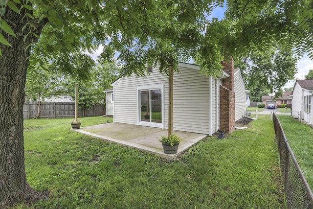 3171 Haskell Dr, Columbus, OH 43219 - fenced backyard featuring a patio