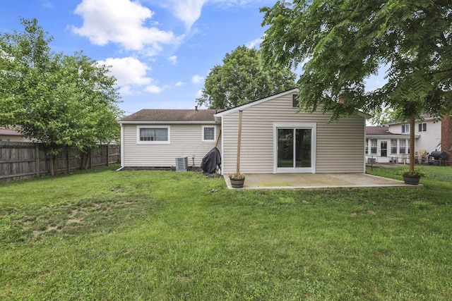 3171 Haskell Dr, Columbus, OH 43219 - rear view of property featuring a patio area and a fenced backyard