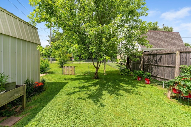 115 Maple Ave, Utica, OH 43080 - view of yard