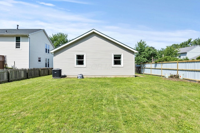 7838 Kiowa Way, Columbus, OH 43085 - rear view of house with a fenced backyard