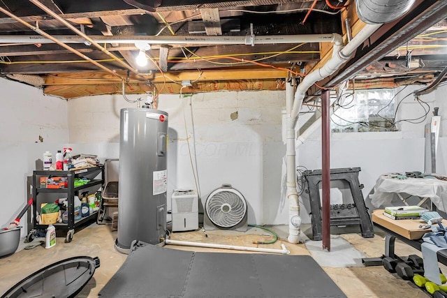 520 E Jenkins Ave, Columbus, OH 43207 - unfinished below grade area featuring water heater