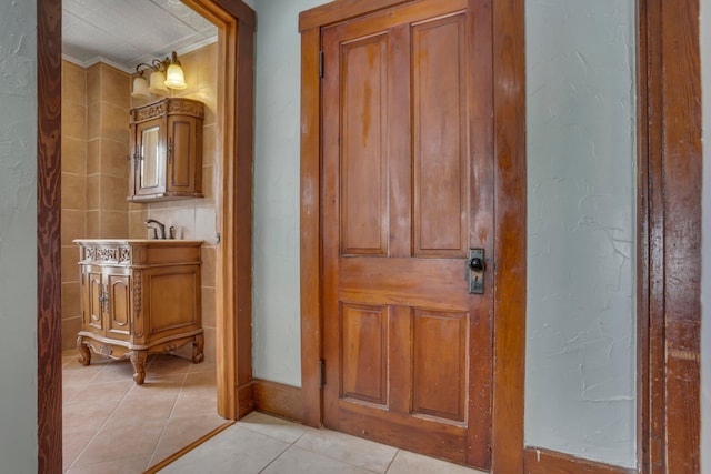 522 S Main St, New Lexington, OH 43764 - entrance foyer featuring light tile patterned floors