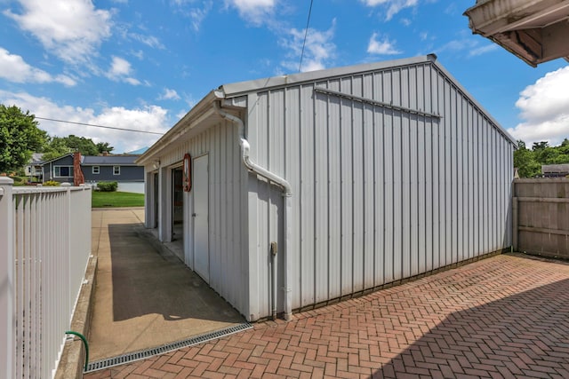 522 S Main St, New Lexington, OH 43764 - view of garage