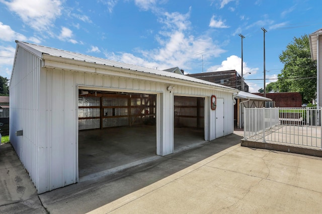 522 S Main St, New Lexington, OH 43764 - view of detached garage