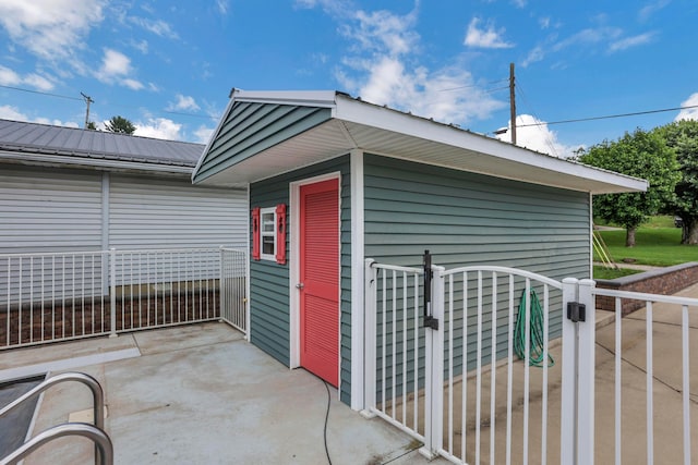 522 S Main St, New Lexington, OH 43764 - view of outdoor structure featuring a gate