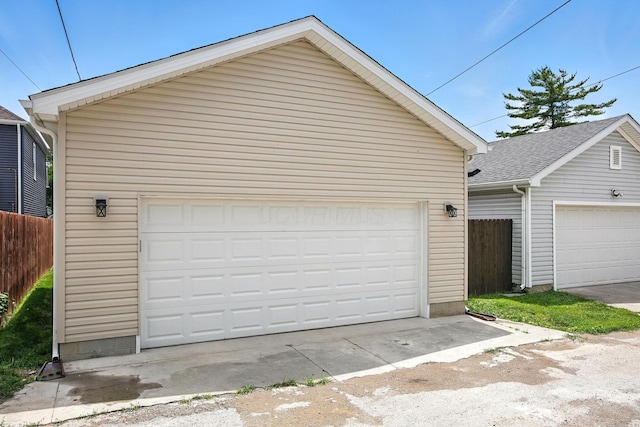 628 Reinhard Ave, Columbus, OH 43206 - view of detached garage