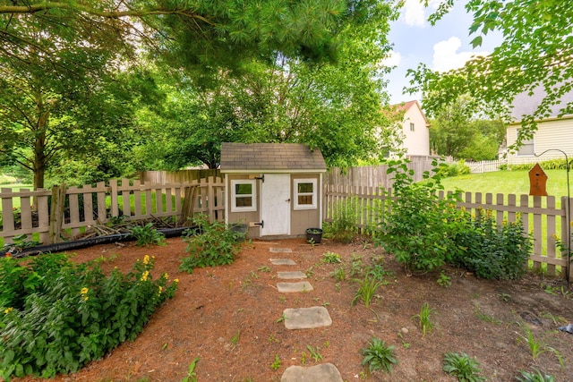 13191 Brandon Cir, Pickerington, OH 43147 - fenced backyard featuring a storage unit