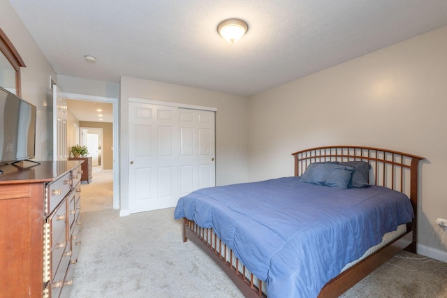 13191 Brandon Cir, Pickerington, OH 43147 - bedroom featuring light carpet and a closet
