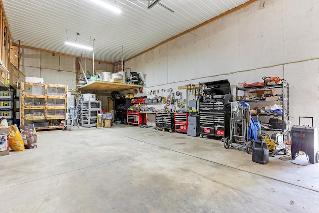 1800 Lynnbrook Ct, Orient, OH 43146 - garage featuring a workshop area