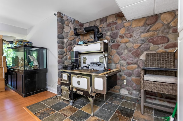 1800 Lynnbrook Ct, Orient, OH 43146 - office space with a wood stove and wood finished floors
