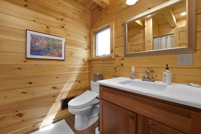 1607 Kato Ln, Sugar Grove, OH 43155 - full bath with wooden walls, vanity, and a shower with shower curtain