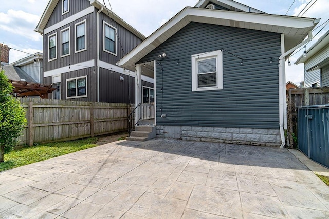 1382 S 5th St, Columbus, OH 43207 - back of house with a patio area