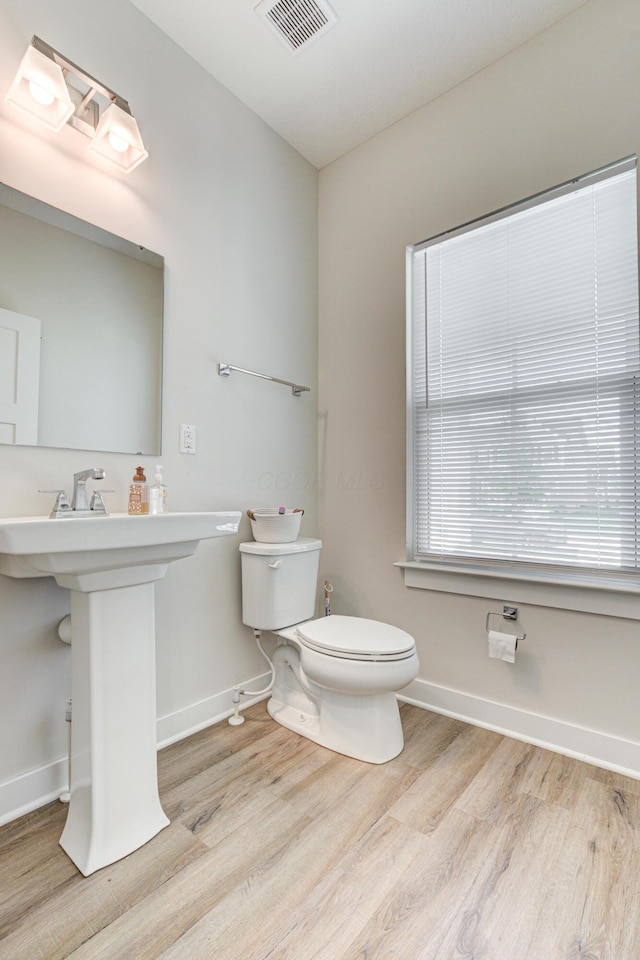 225 Messenger Way, Lewis Center, OH 43035 - bathroom with wood finished floors