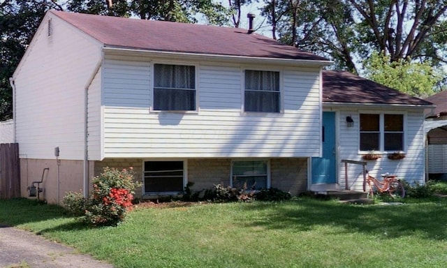 3341 Robin Hill Ct W, Columbus, OH 43223 - photo 1