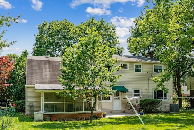 6750 Schreiner St E, Worthington, OH 43085 - back of house featuring a shingled roof