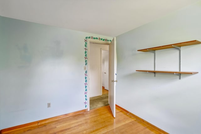 6750 Schreiner St E, Worthington, OH 43085 - empty room featuring light wood finished floors and baseboards