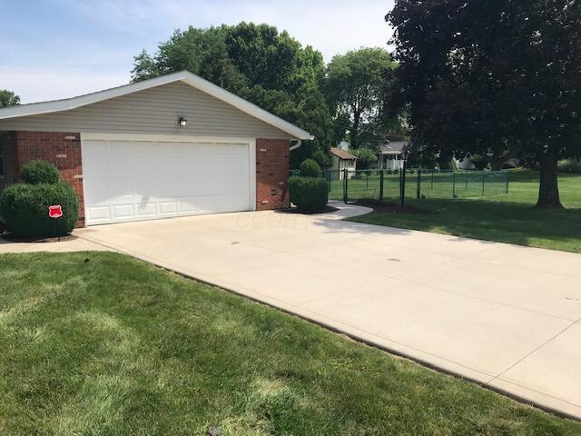 1136 Country Club Dr, Newark, OH 43055 - photo 6
