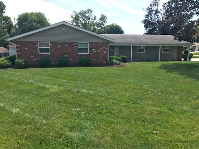 1136 Country Club Dr, Newark, OH 43055 - photo 2
