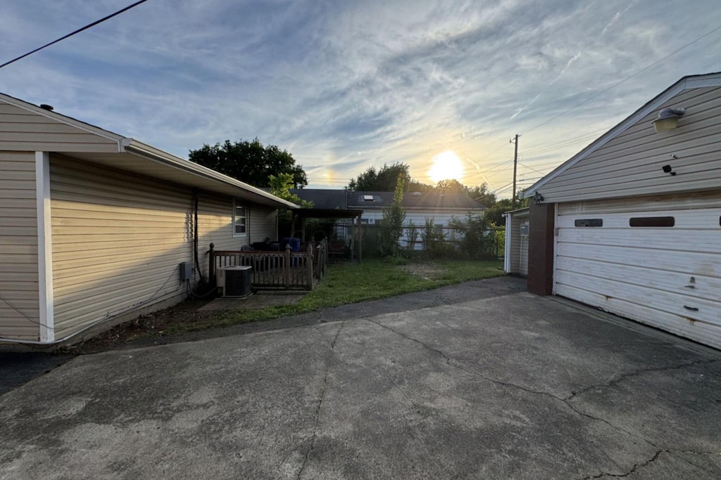 164 E Alcott Rd, Columbus, OH 43207 - view of garage at dusk