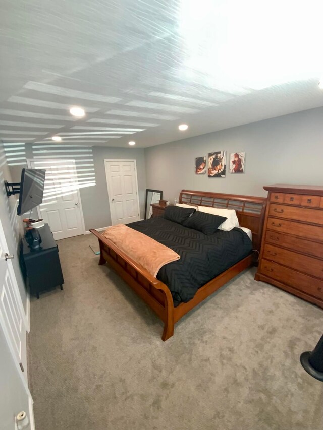 2901 Nuway Rd, Columbus, OH 43207 - carpeted bedroom with recessed lighting