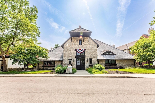 6028 Inishmore Ln, Dublin, OH 43017 - view of front facade featuring stone siding