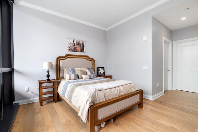 225 John H Mcconnell Blvd Unit 605, Columbus, OH 43215 - bedroom featuring light wood-type flooring, ornamental molding, and recessed lighting