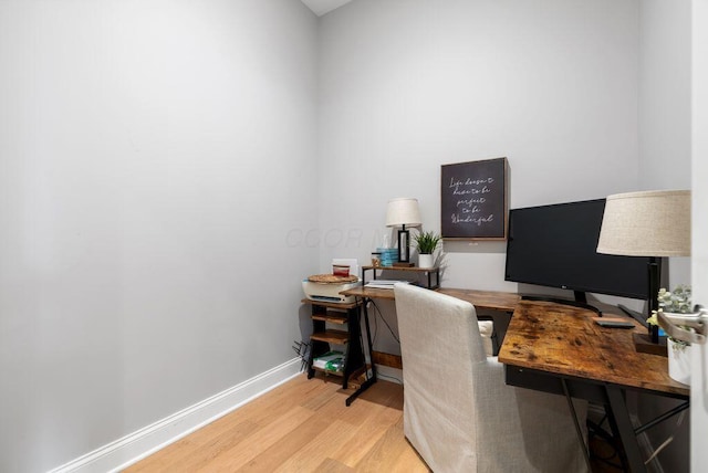 225 John H Mcconnell Blvd Unit 605, Columbus, OH 43215 - home office featuring light wood-style floors and baseboards