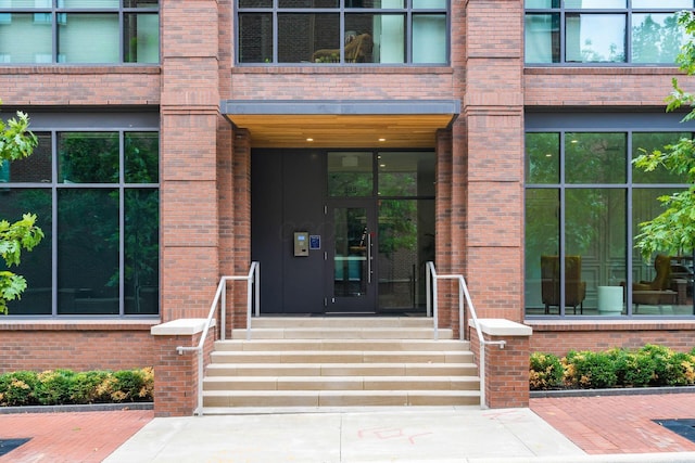 225 John H Mcconnell Blvd Unit 605, Columbus, OH 43215 - property entrance with brick siding