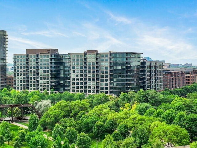 225 John H Mcconnell Blvd Unit 605, Columbus, OH 43215 - view of building exterior