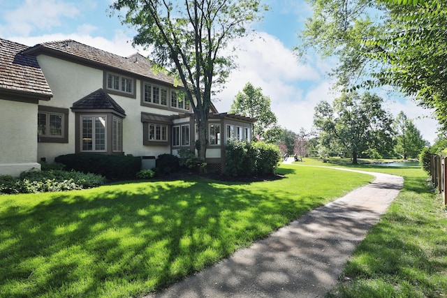 5720 Loch Maree Ct, Dublin, OH 43017 - view of side of property with stucco siding