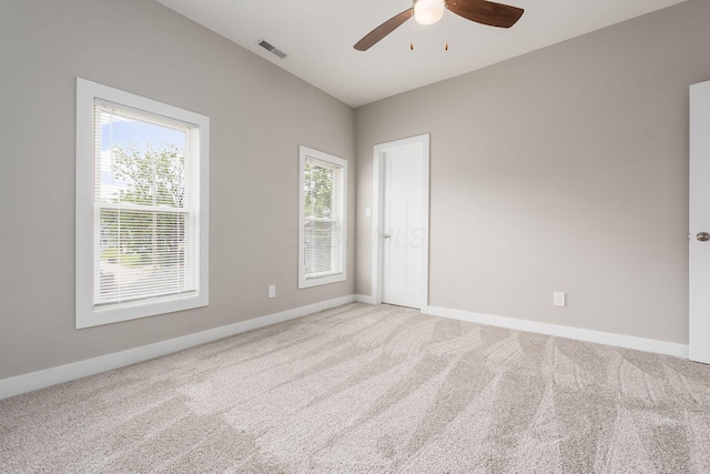 310 S Ogden Ave, Columbus, OH 43204 - unfurnished room featuring carpet and ceiling fan