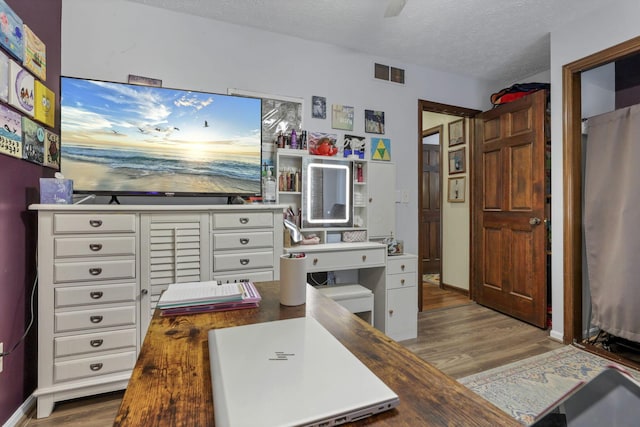 389 Fenway Rd Unit B, Columbus, OH 43214 - office featuring wood finished floors and a textured ceiling