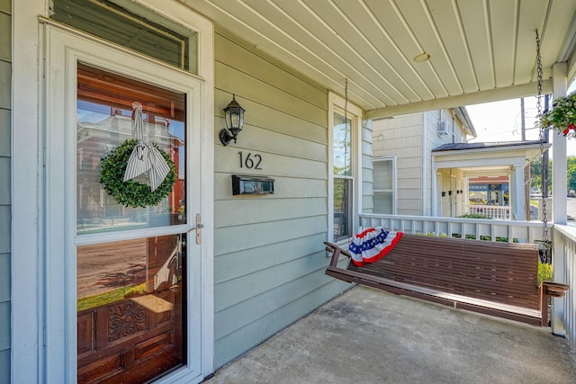 162 Watt St, Circleville, OH 43113 - doorway to property featuring a porch