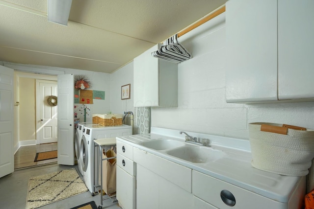 162 Watt St, Circleville, OH 43113 - laundry area with independent washer and dryer and cabinet space