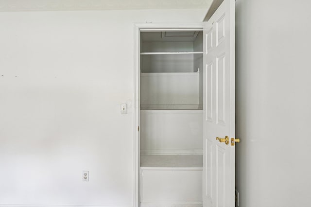 902 Brentford Dr, Columbus, OH 43220 - view of closet