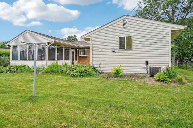 902 Brentford Dr, Columbus, OH 43220 - rear view of property featuring a sunroom