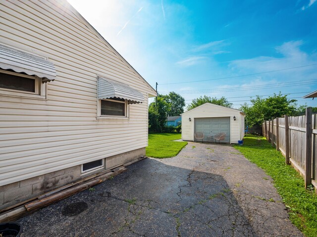 139 Cullman Rd, Columbus, OH 43207 - view of detached garage