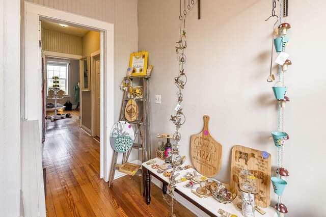 100 E Ohio Ave, Mount Vernon, OH 43050 - hall featuring wood finished floors